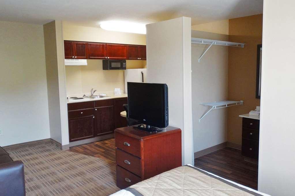 Sonesta Simply Suites Stafford Room photo