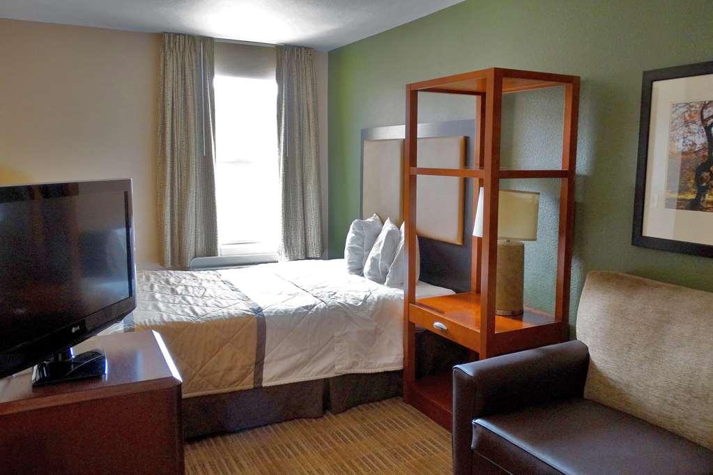 Sonesta Simply Suites Stafford Room photo